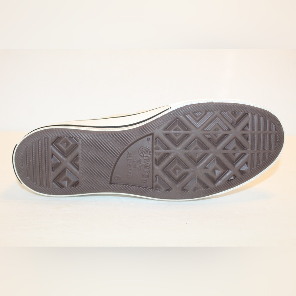 Converse Chuck 70 Low Top Shoes Women’s Multiple Sizes Available NEW - Picture 5 of 10